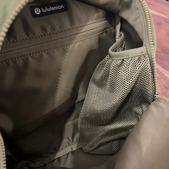 City Adventurer Backpack Mini - Picture 5 of 15